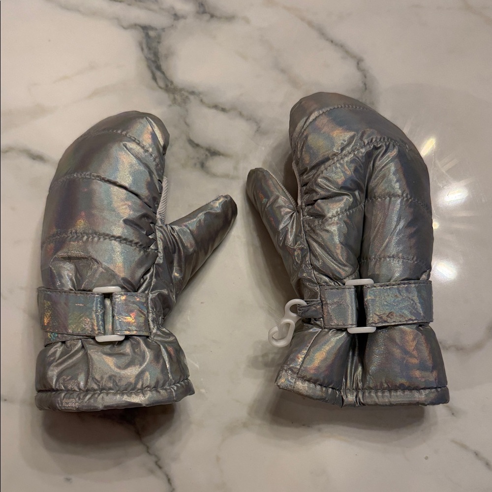 NWOT Swiss Tech Shiny Silver Toddler Mittens
